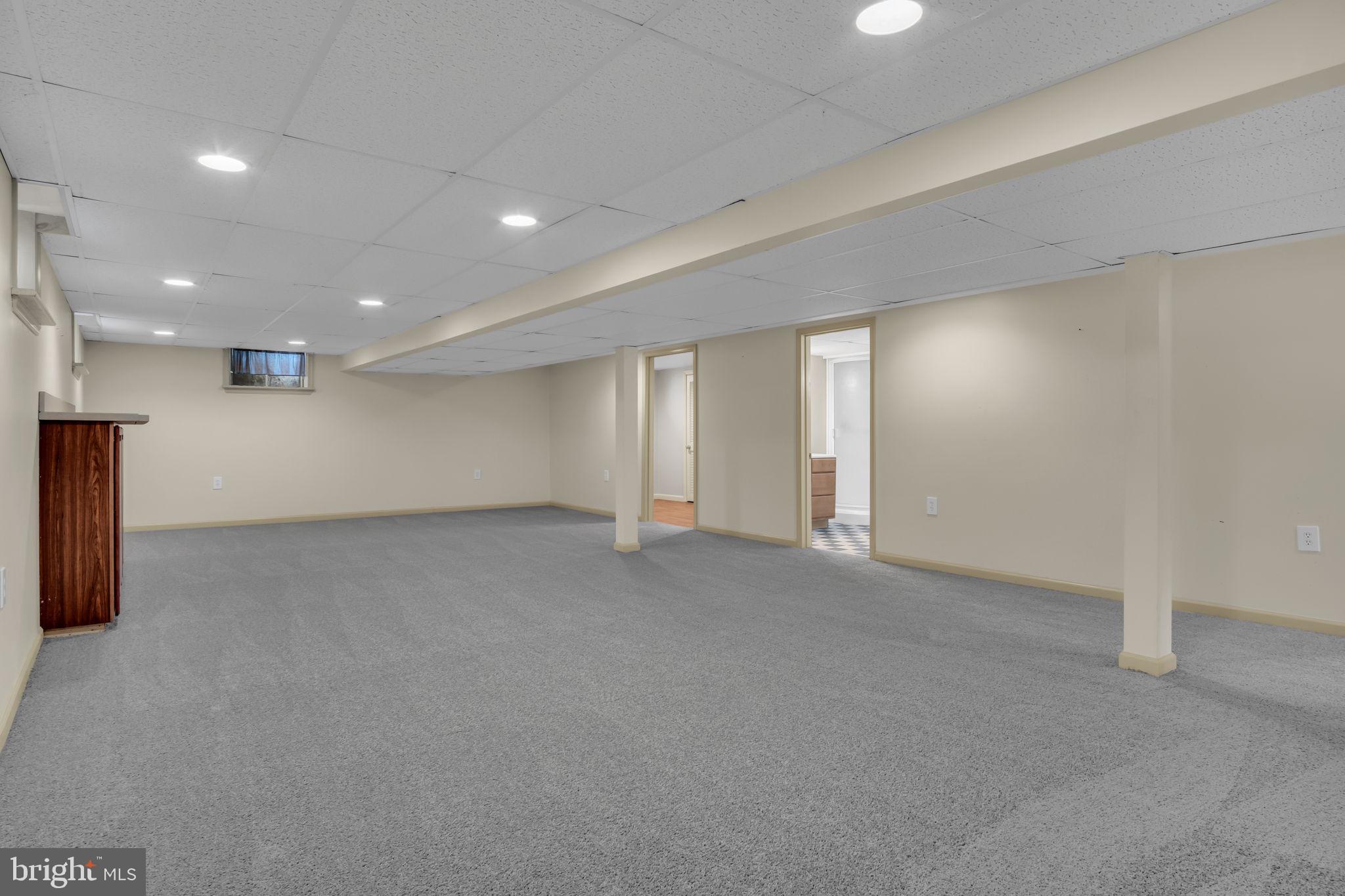 DEVON MANOR - Residential