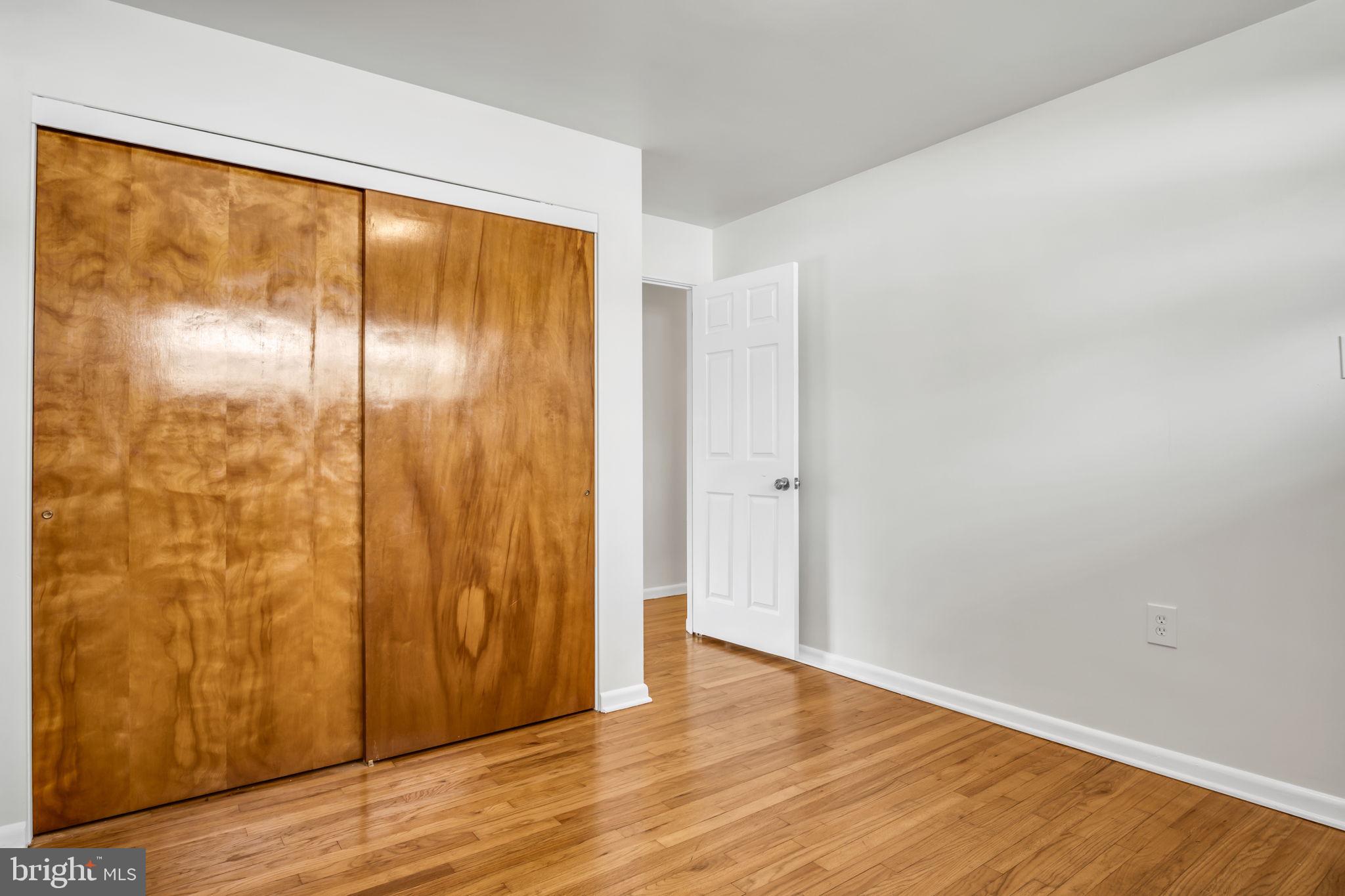 DEVON MANOR - Residential