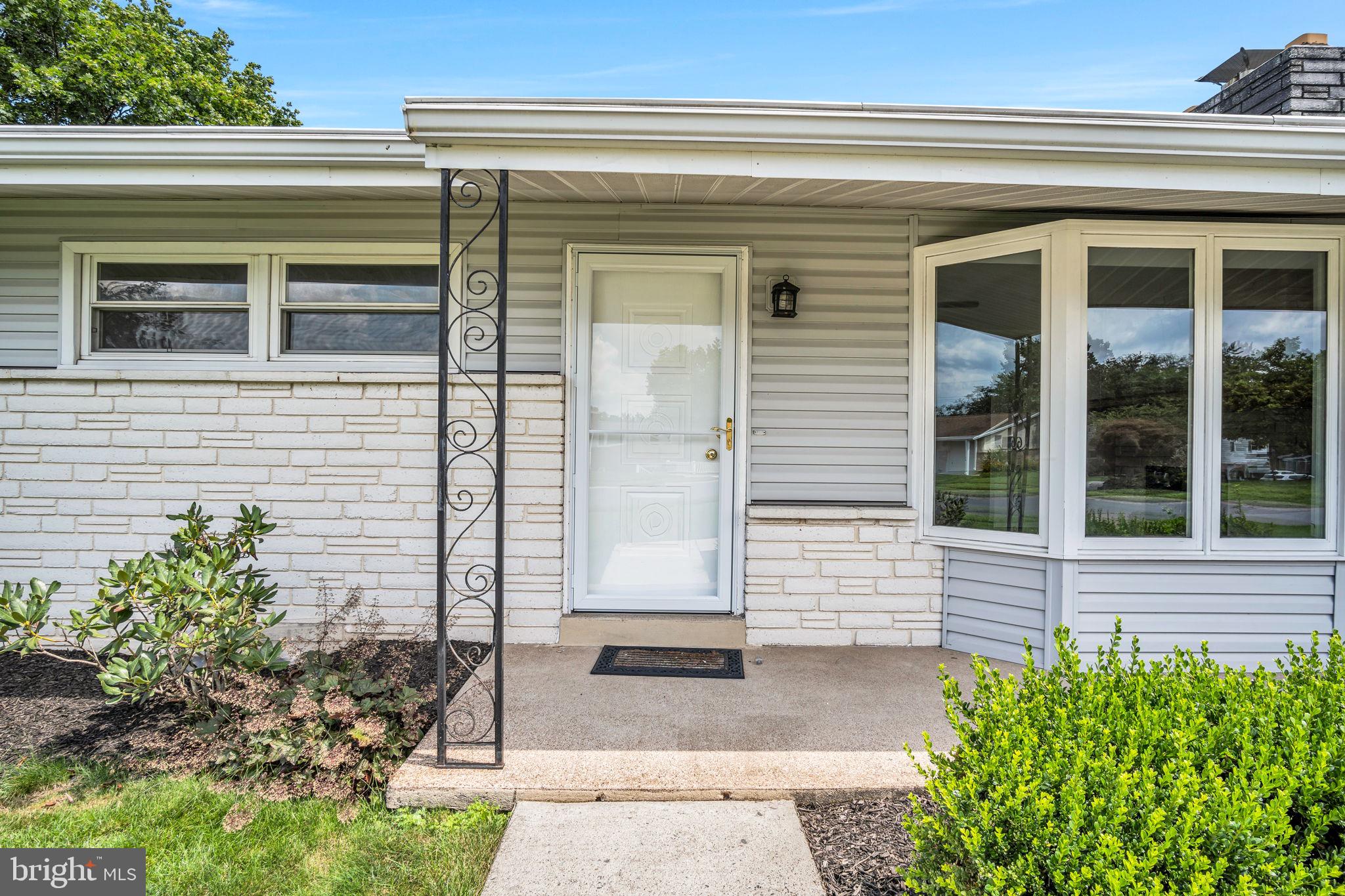 DEVON MANOR - Residential