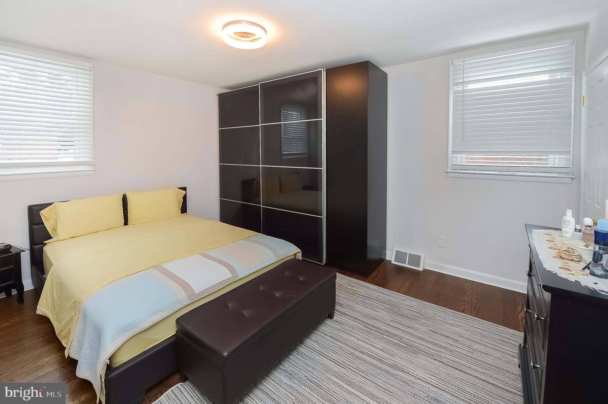 FOX CHASE - Residential