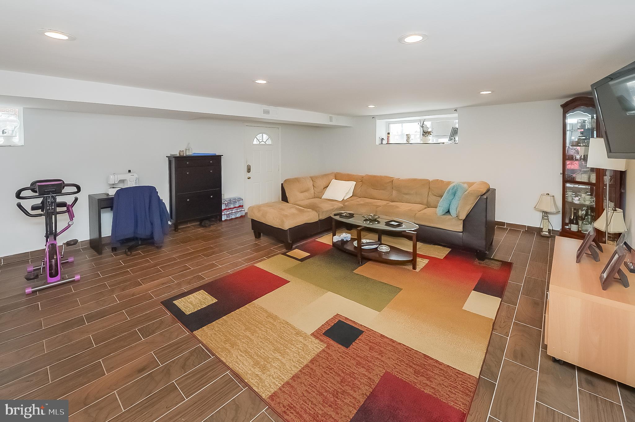 FOX CHASE - Residential