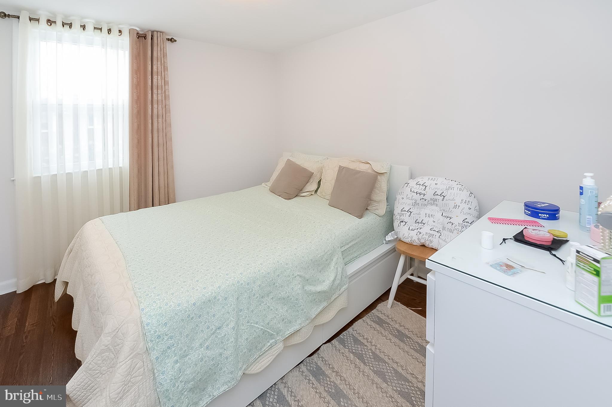 FOX CHASE - Residential