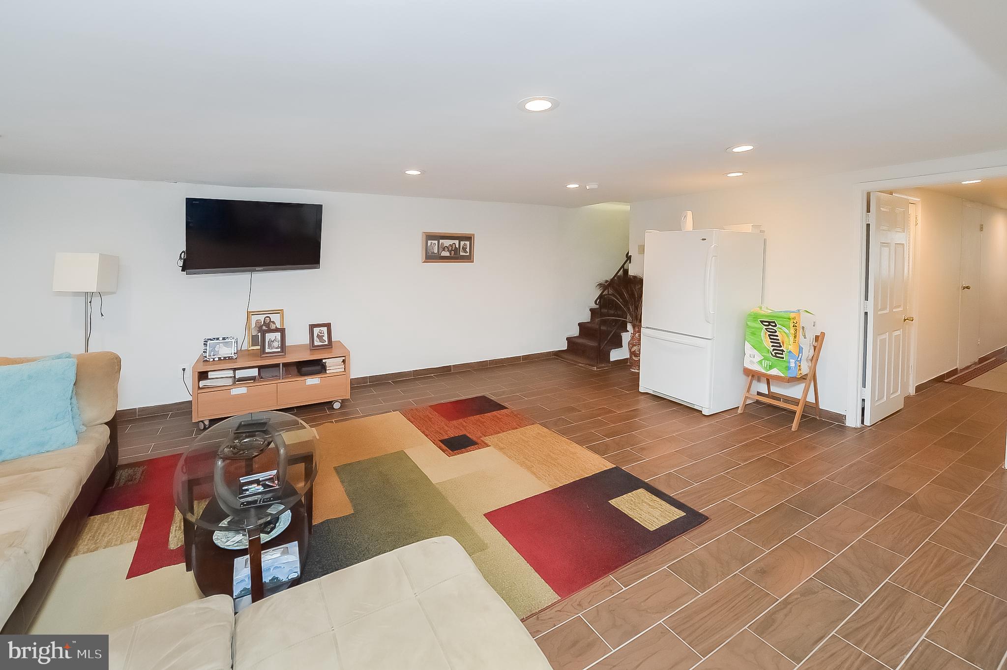 FOX CHASE - Residential