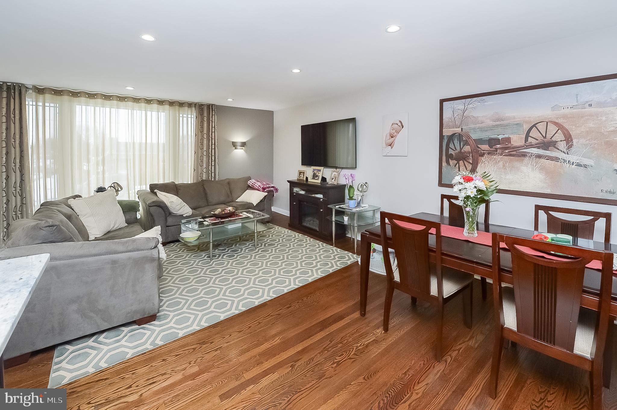 FOX CHASE - Residential