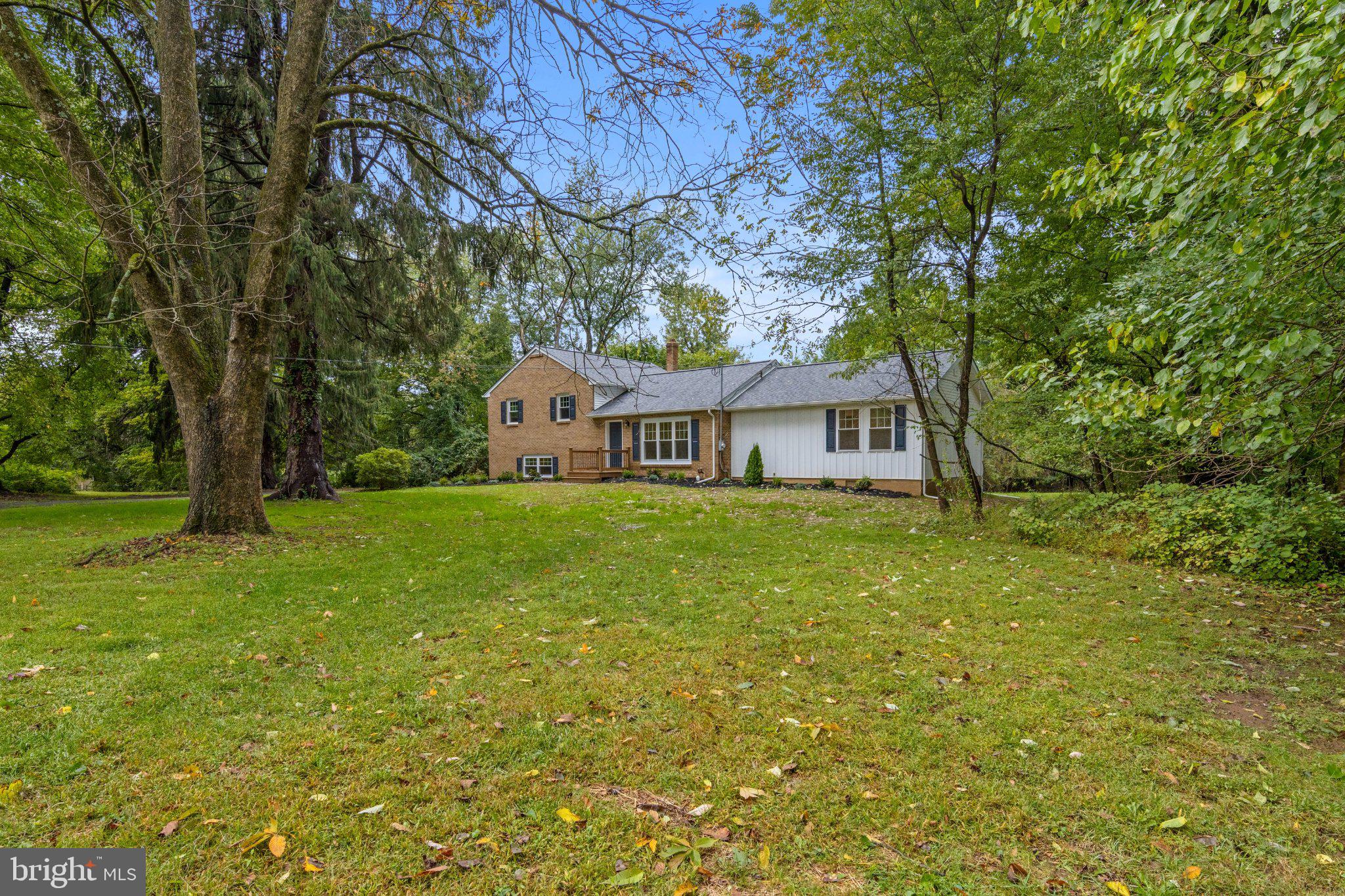 995 SMITHBRIDGE ROAD