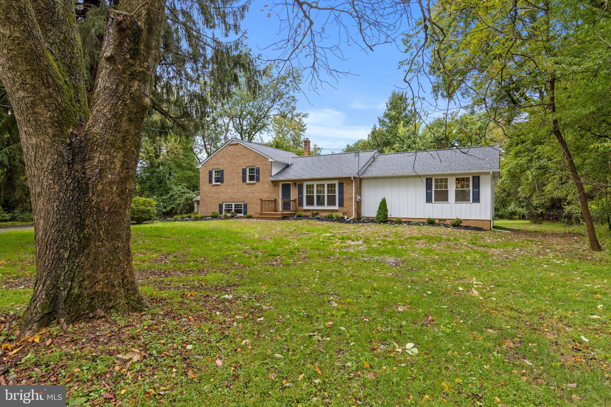 995 SMITHBRIDGE ROAD