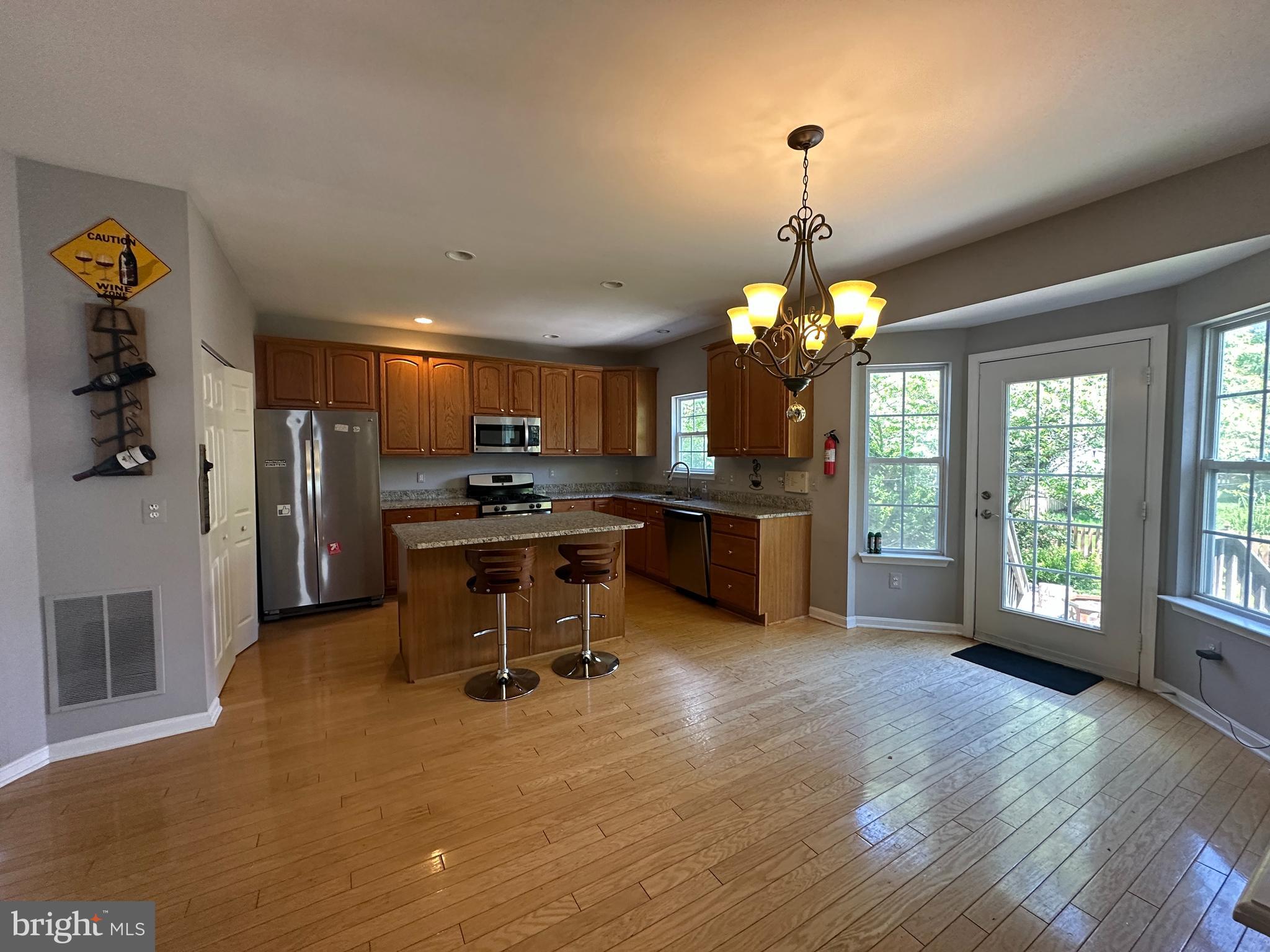 SIGNATURE AT BROADLANDS - Residential Lease