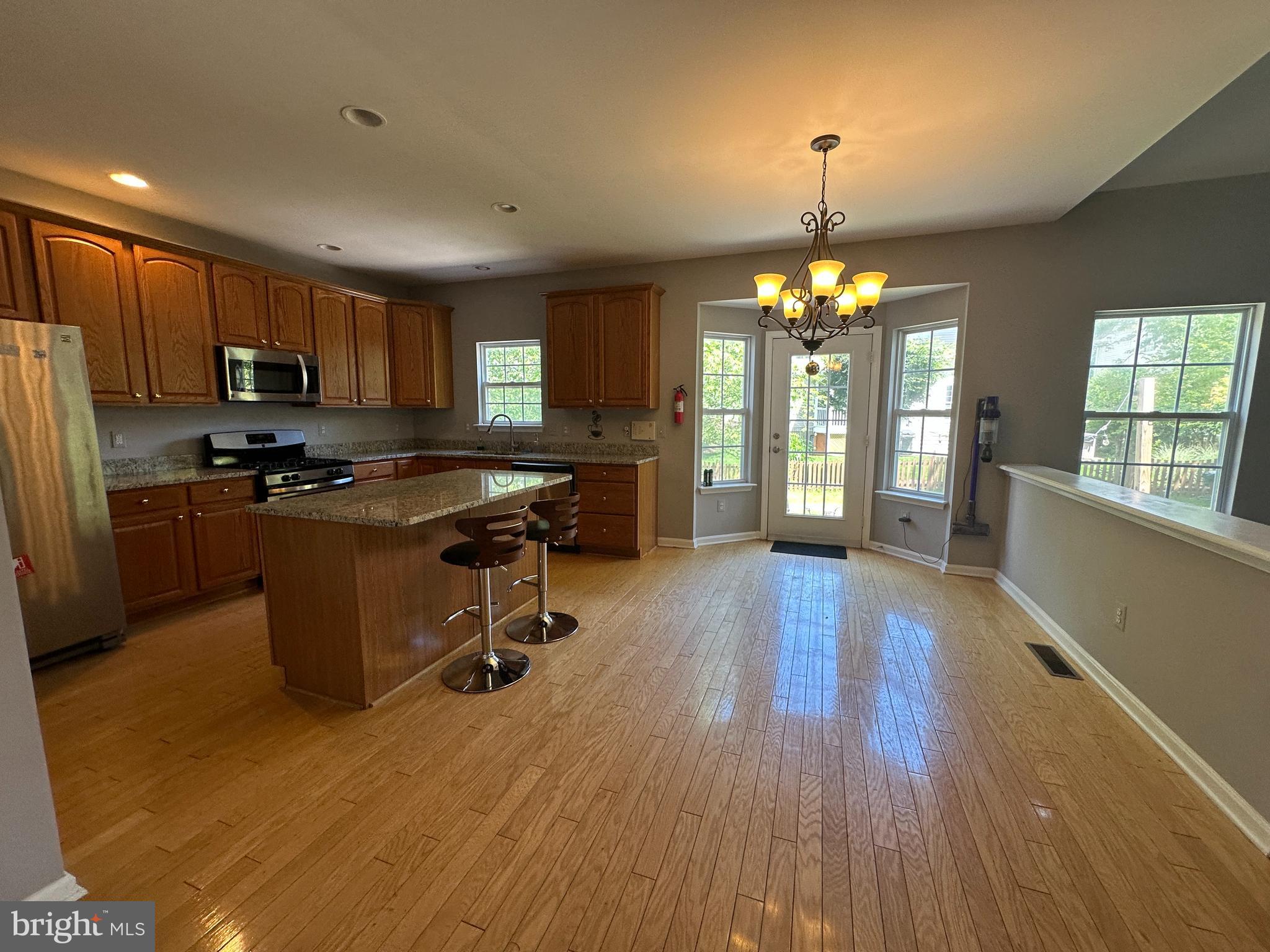 SIGNATURE AT BROADLANDS - Residential Lease