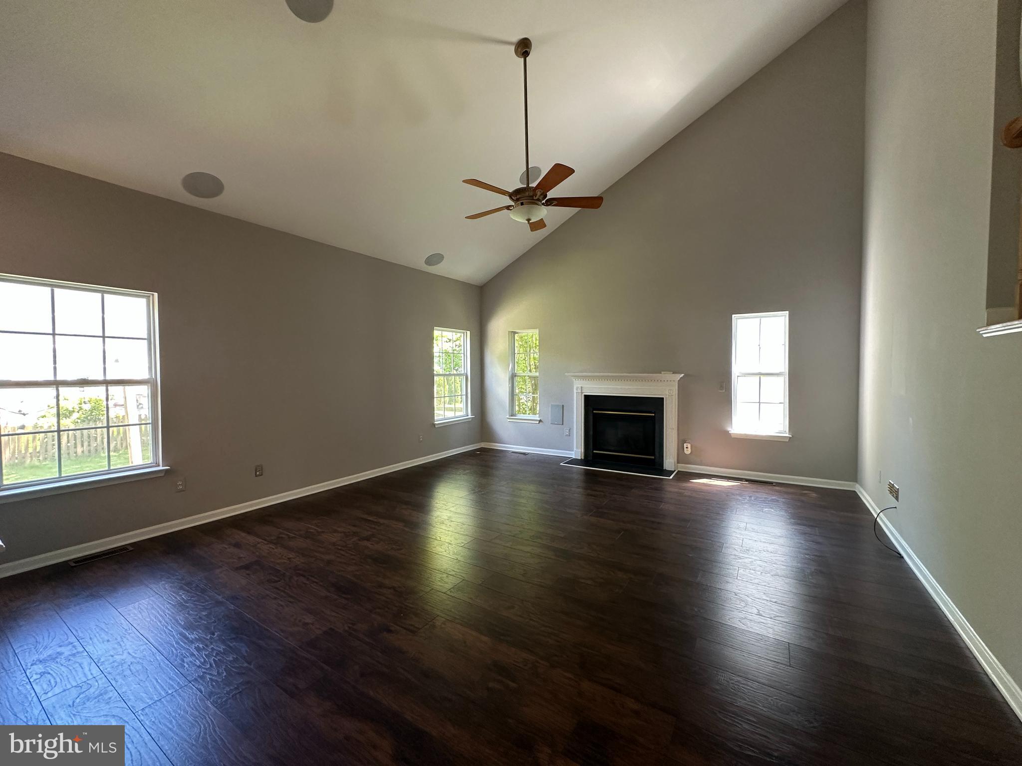 SIGNATURE AT BROADLANDS - Residential Lease