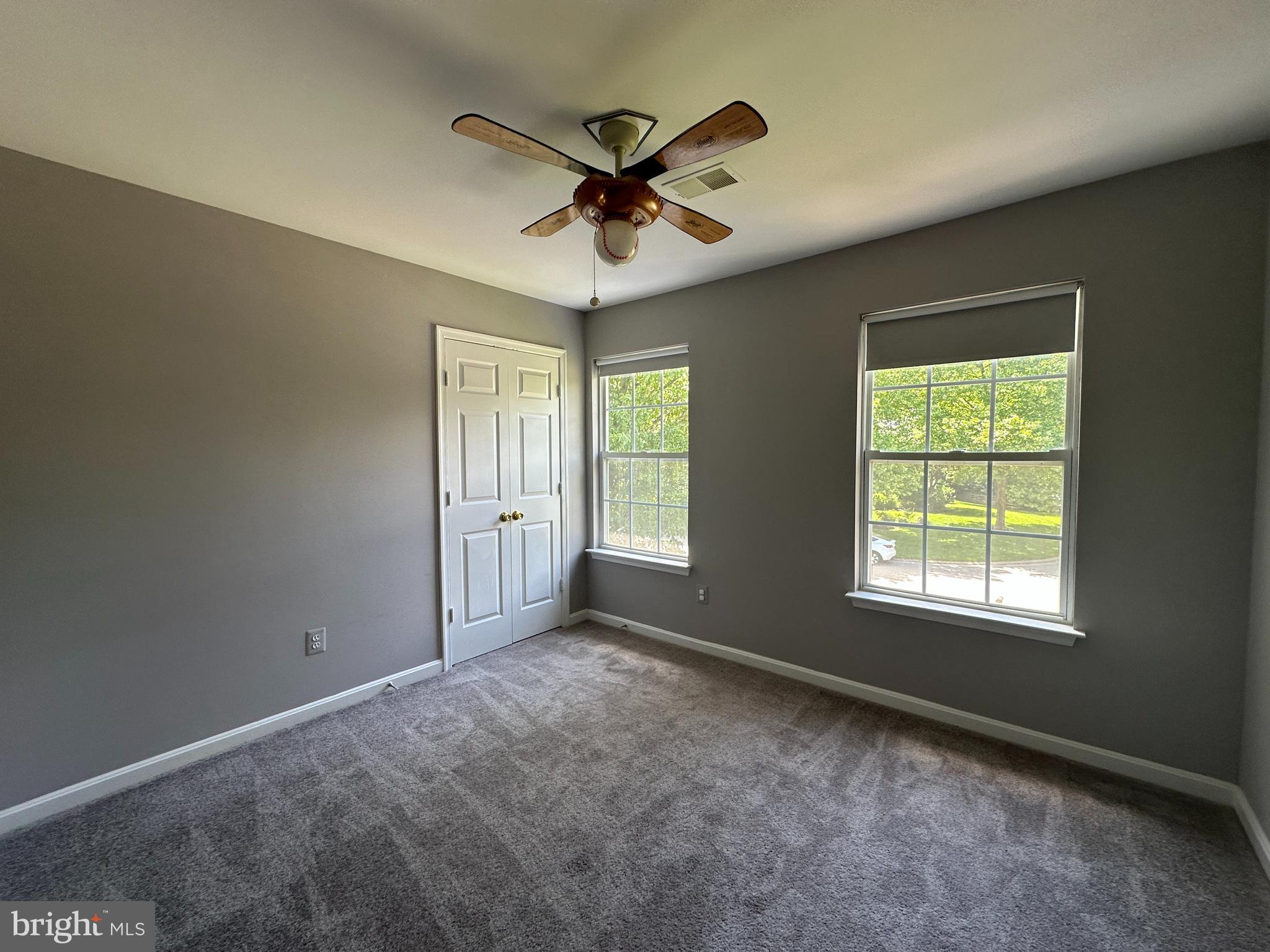 SIGNATURE AT BROADLANDS - Residential Lease