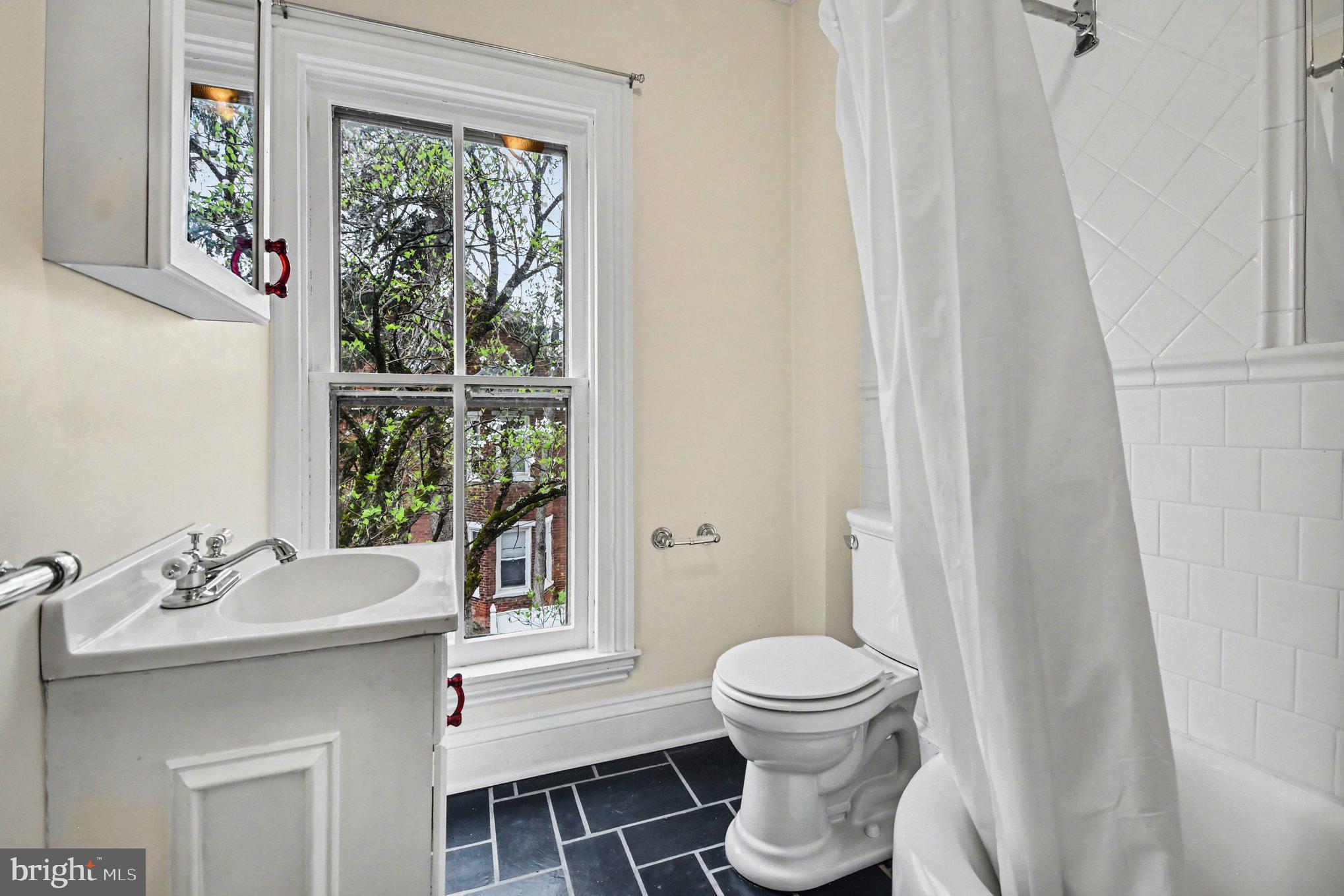 CHESTNUT GROVE - Residential