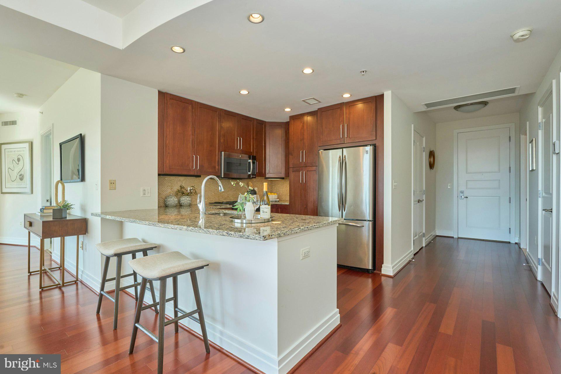 ONE PARK CREST - Residential