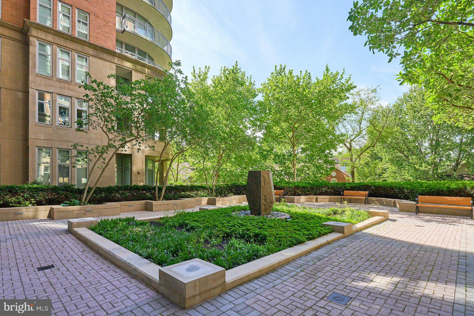 ONE PARK CREST - Residential