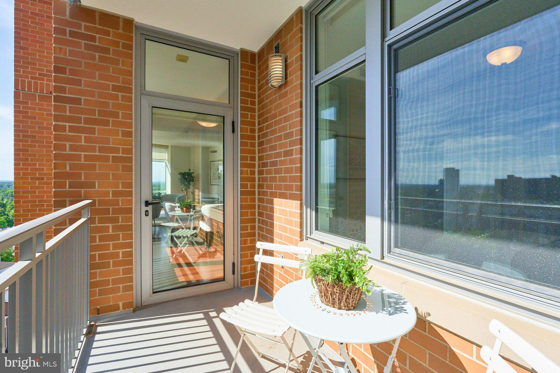 ONE PARK CREST - Residential