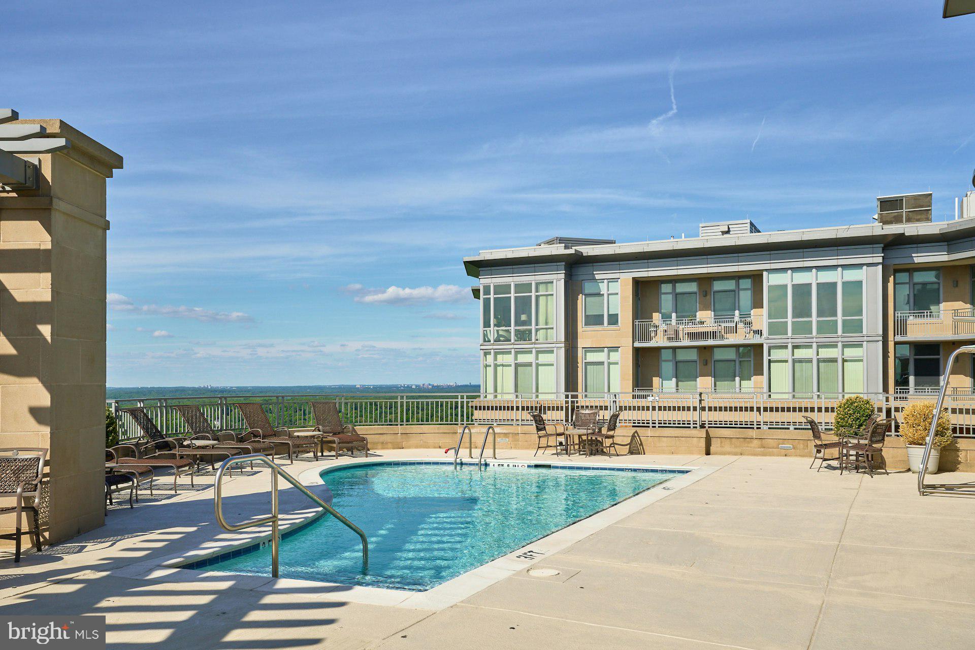ONE PARK CREST - Residential