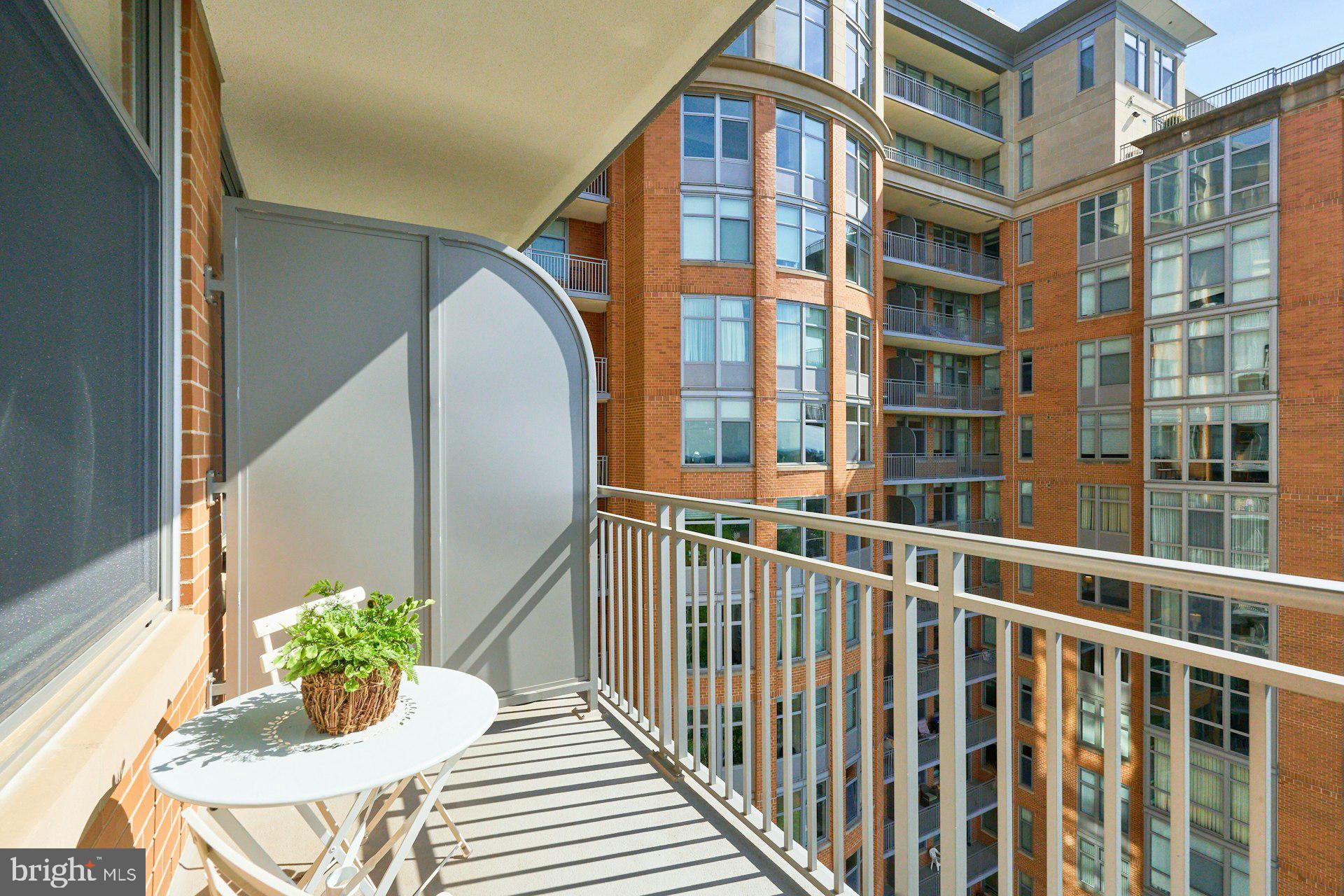 ONE PARK CREST - Residential