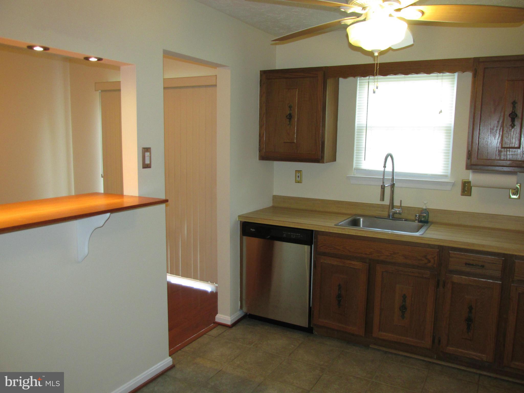 RIVERSIDE RUN IND HEAD - Residential Lease