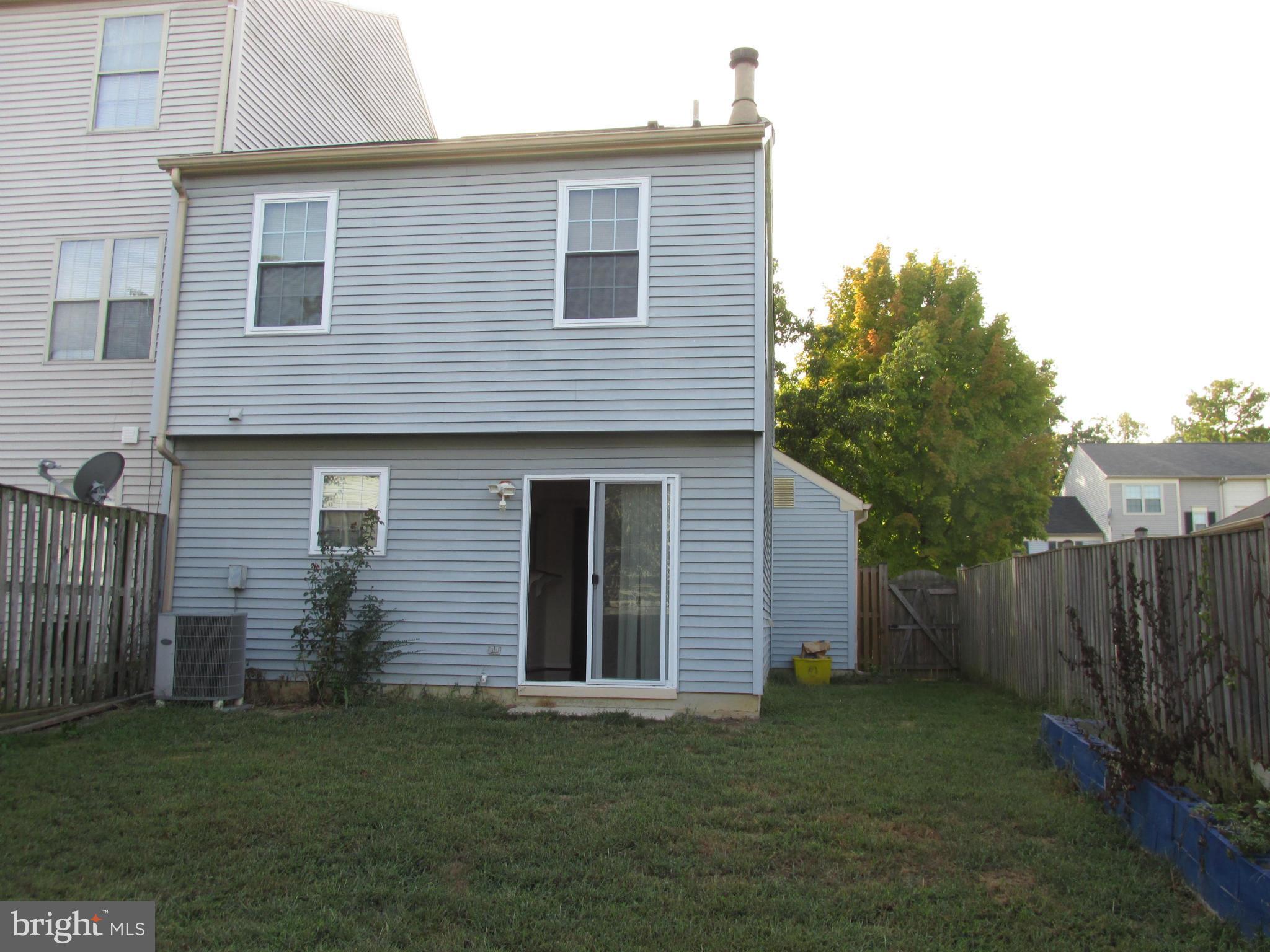 RIVERSIDE RUN IND HEAD - Residential Lease