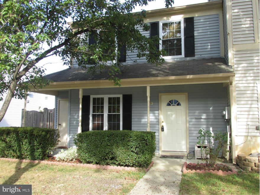 PRICE & SEC DEPOSIT REDUCED!!  This End Unit Townhouse shows GREAT!  You'll love this adorable 3 bedroom, 1 1/2 bath home with fully fenced backyard, pass through island in kitchen/dining room, separate dining room and wood burning fireplace in living room. $500 Security Deposit!  $50 App Fee reimbursed for approved application upon lease signing! - AVAILABLE NOW!