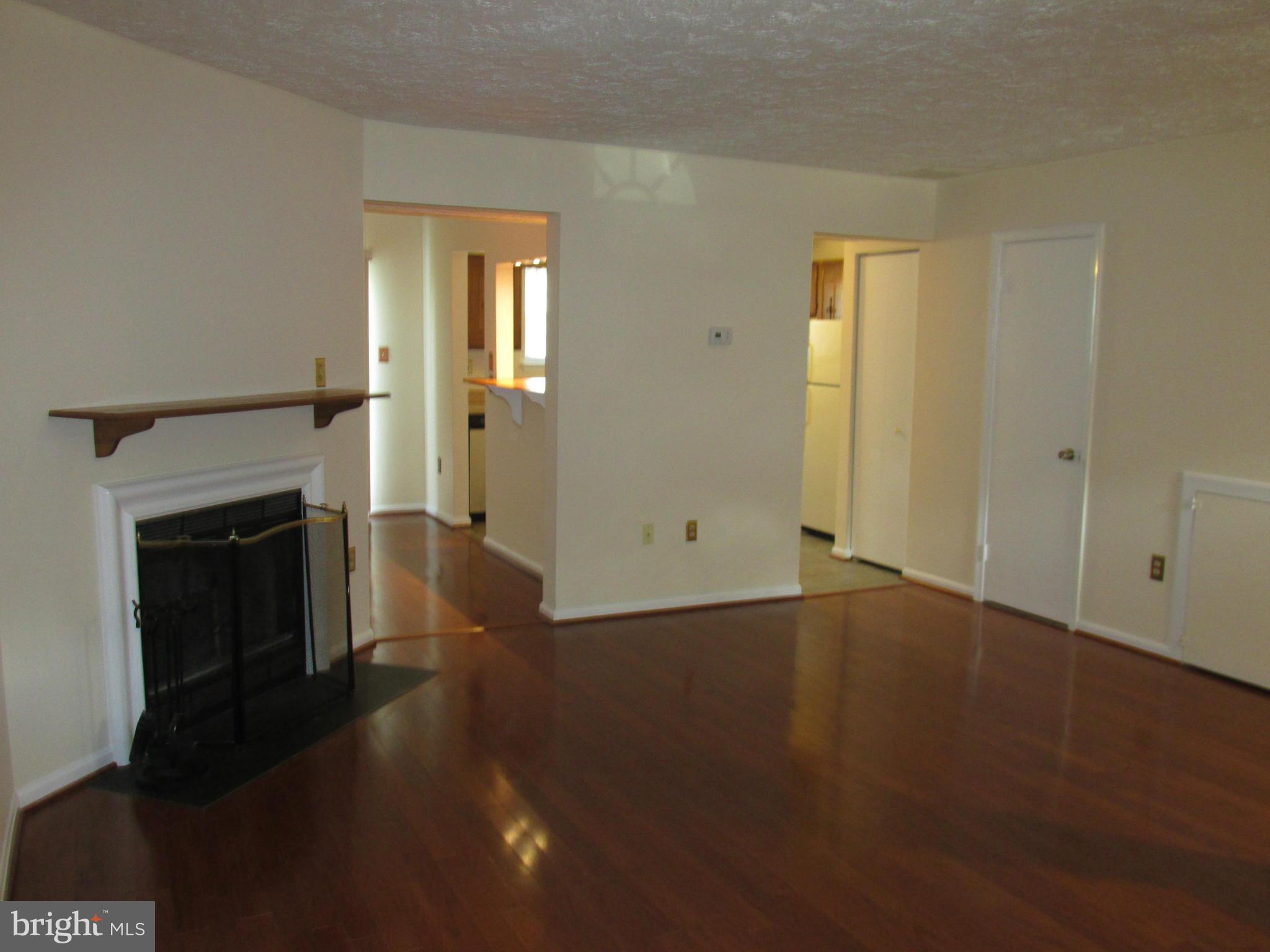 RIVERSIDE RUN IND HEAD - Residential Lease