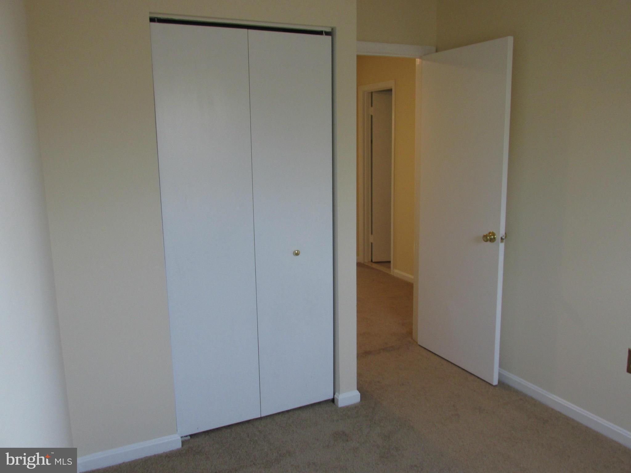 RIVERSIDE RUN IND HEAD - Residential Lease