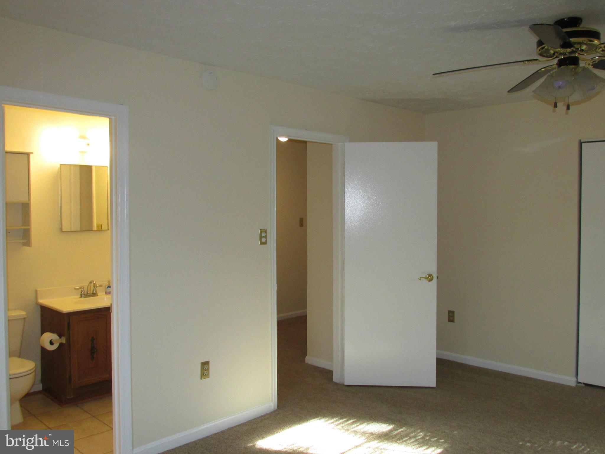 RIVERSIDE RUN IND HEAD - Residential Lease