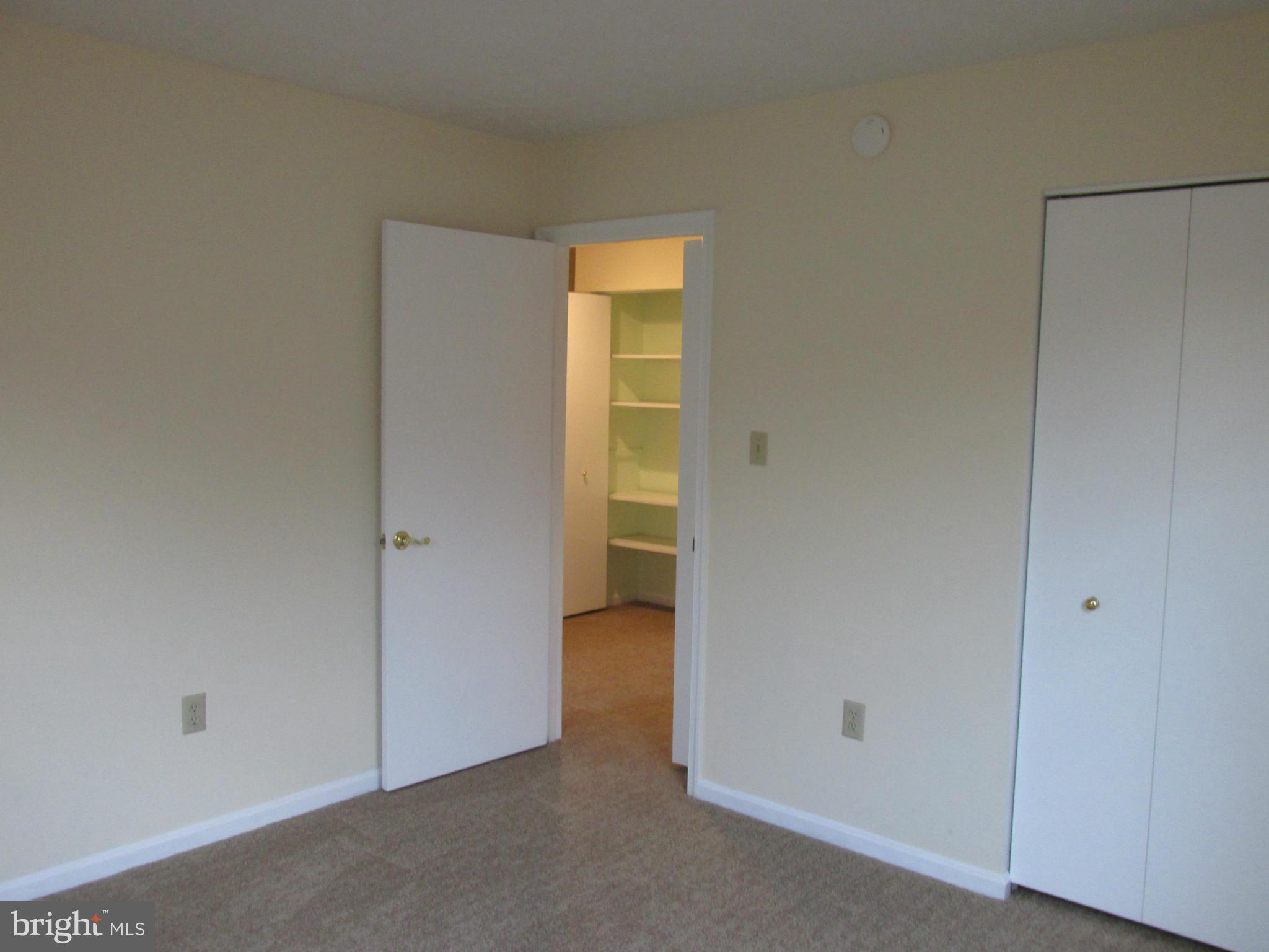 RIVERSIDE RUN IND HEAD - Residential Lease