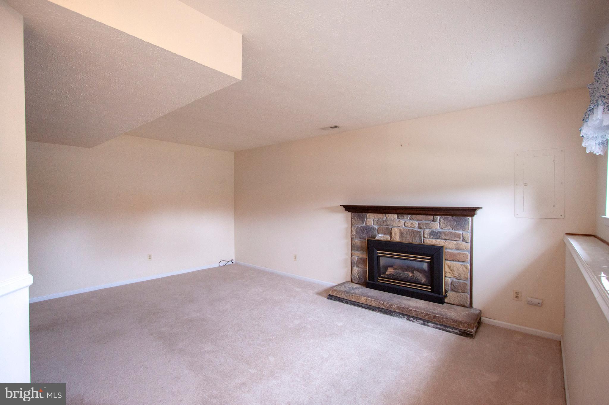 HILLSDALE - Residential