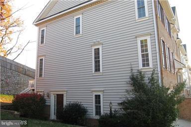 GUNSTON HILL - Residential Lease