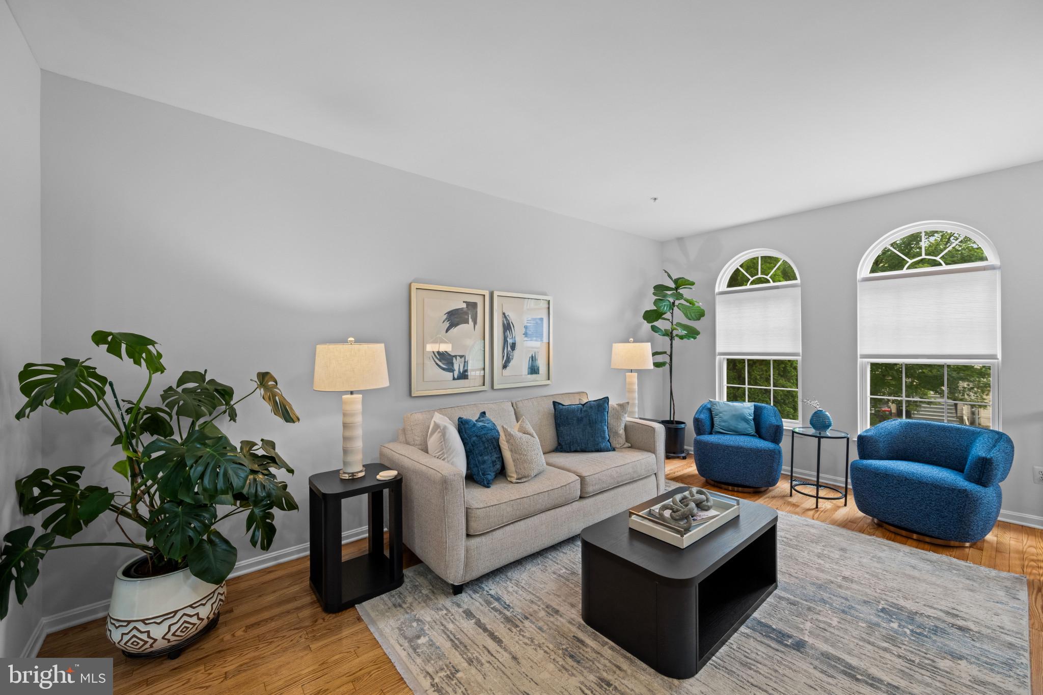 220 PERSIMMON CIRCLE