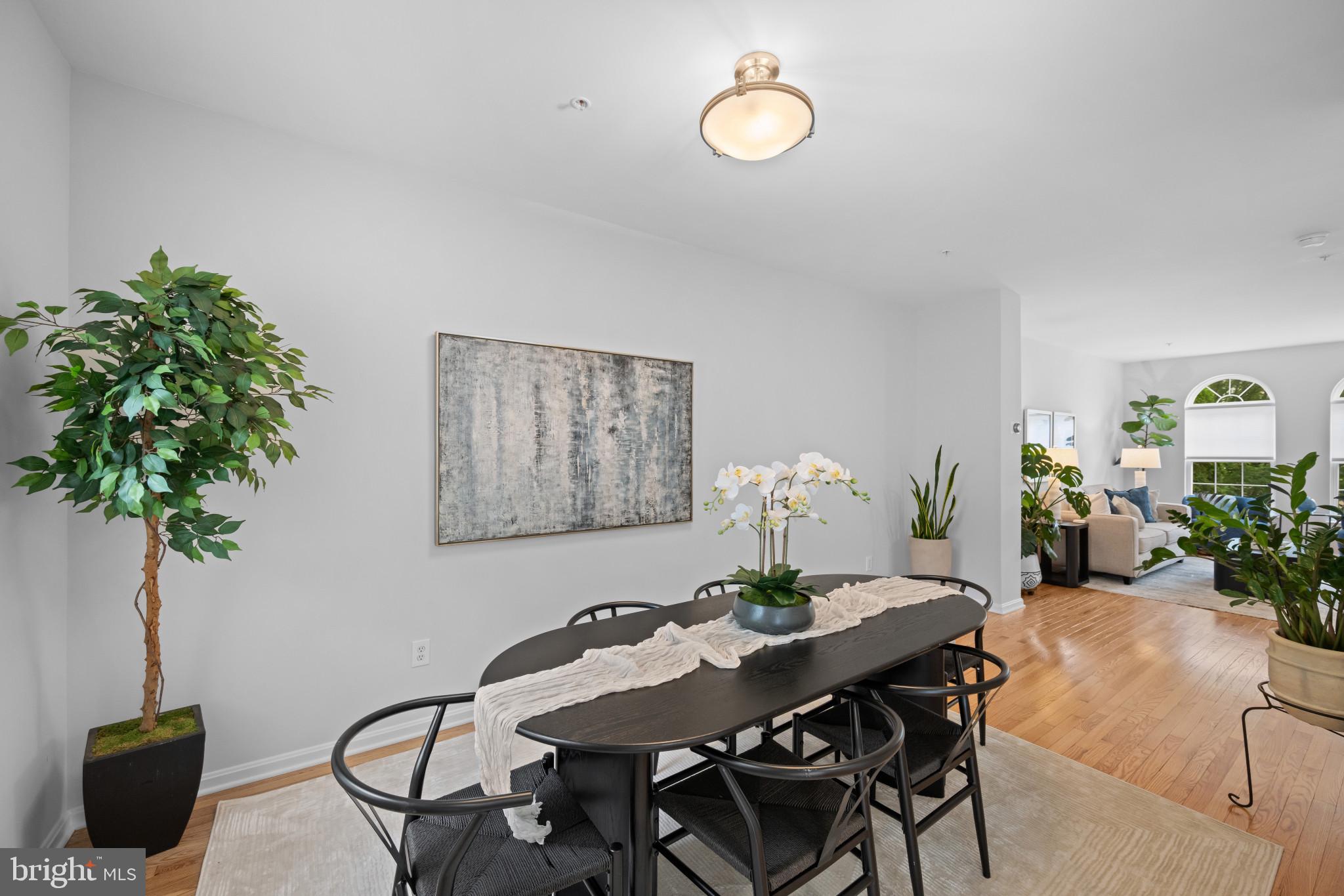 220 PERSIMMON CIRCLE