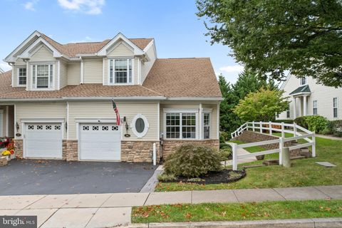 34 DRESNER CIRCLE UPPER CHICHESTER PA 19061