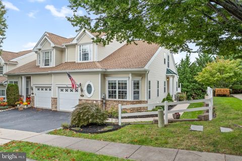 34 DRESNER CIRCLE UPPER CHICHESTER PA 19061