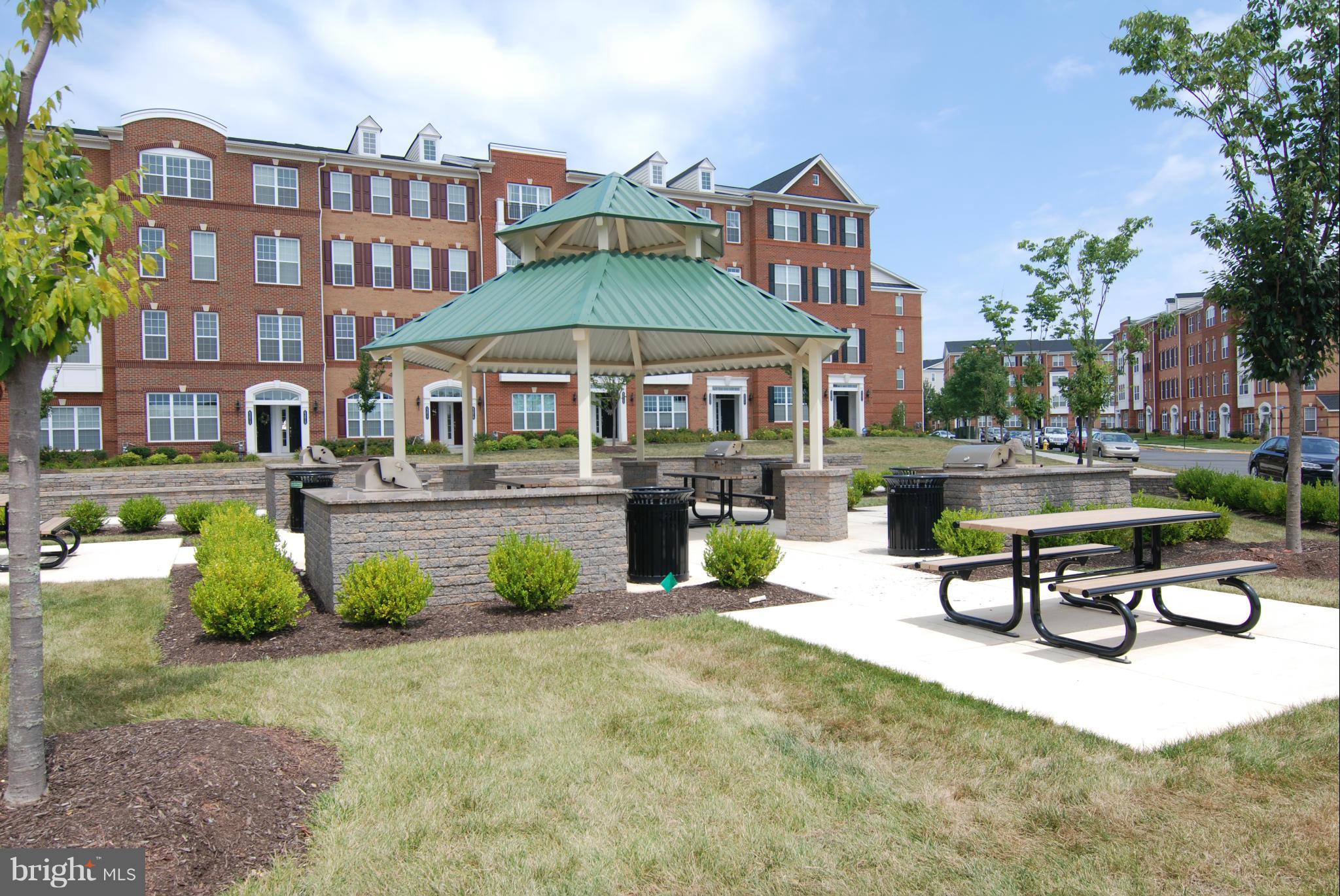 LOUDOUN VALLEY ESTATES - Residential Lease