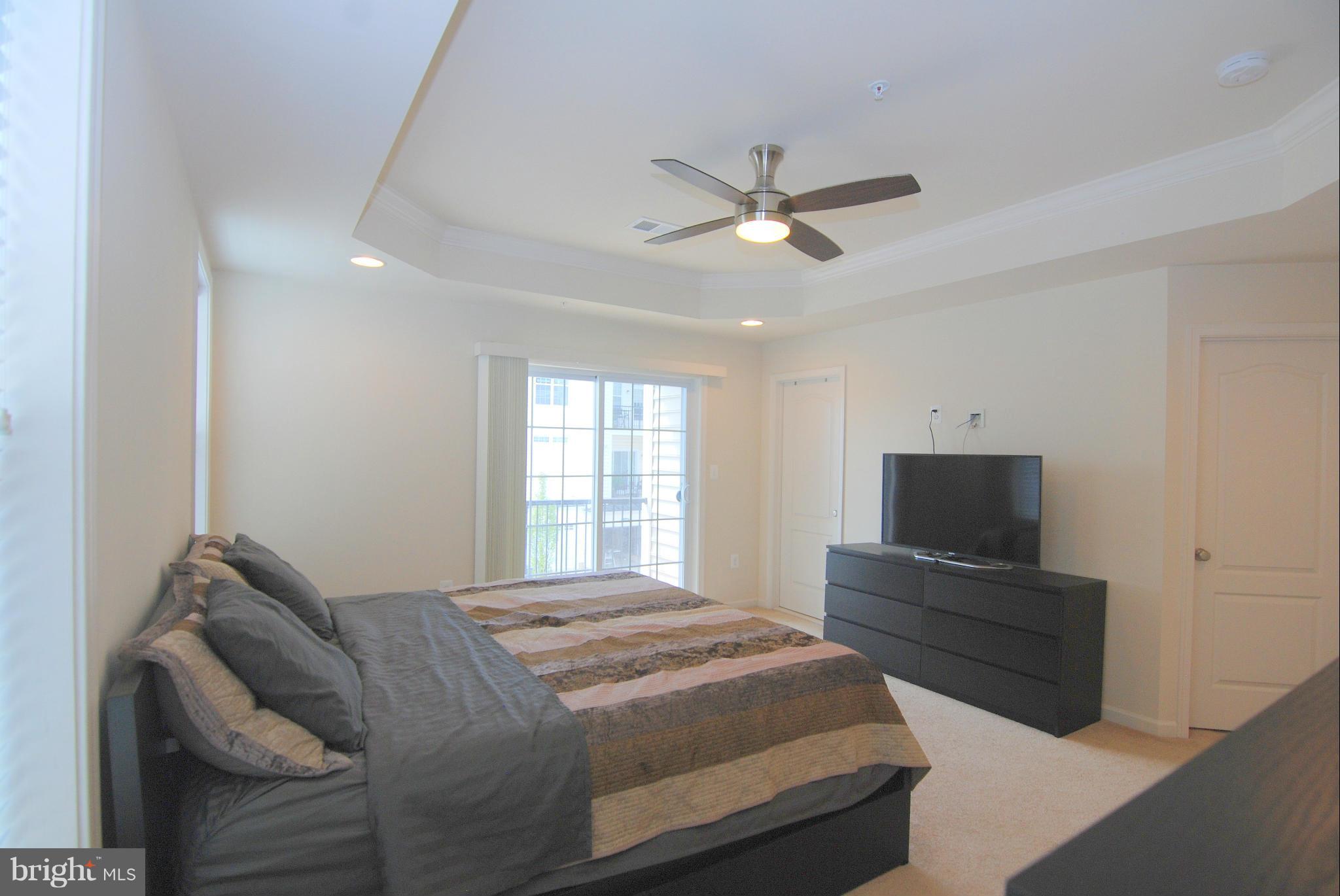 LOUDOUN VALLEY ESTATES - Residential Lease