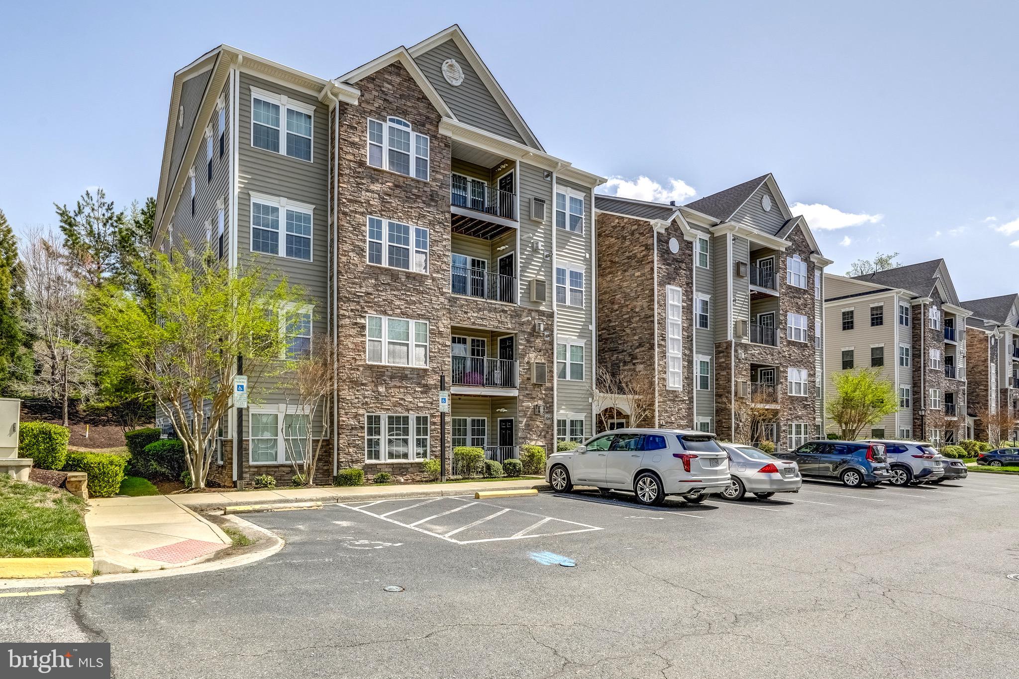 910 WESTWOOD VILLAGE WAY 202