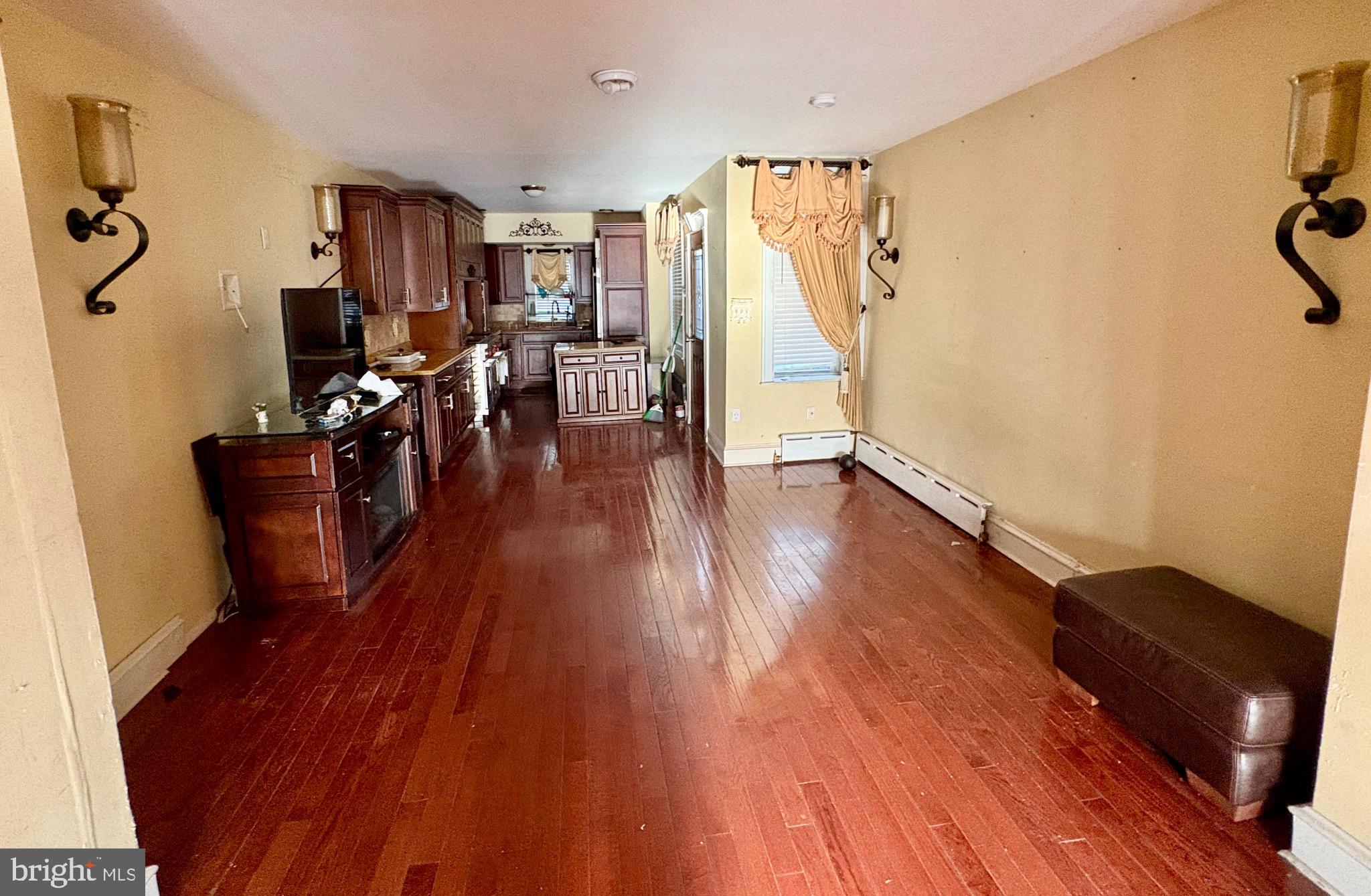 WEST OAK LANE - Residential