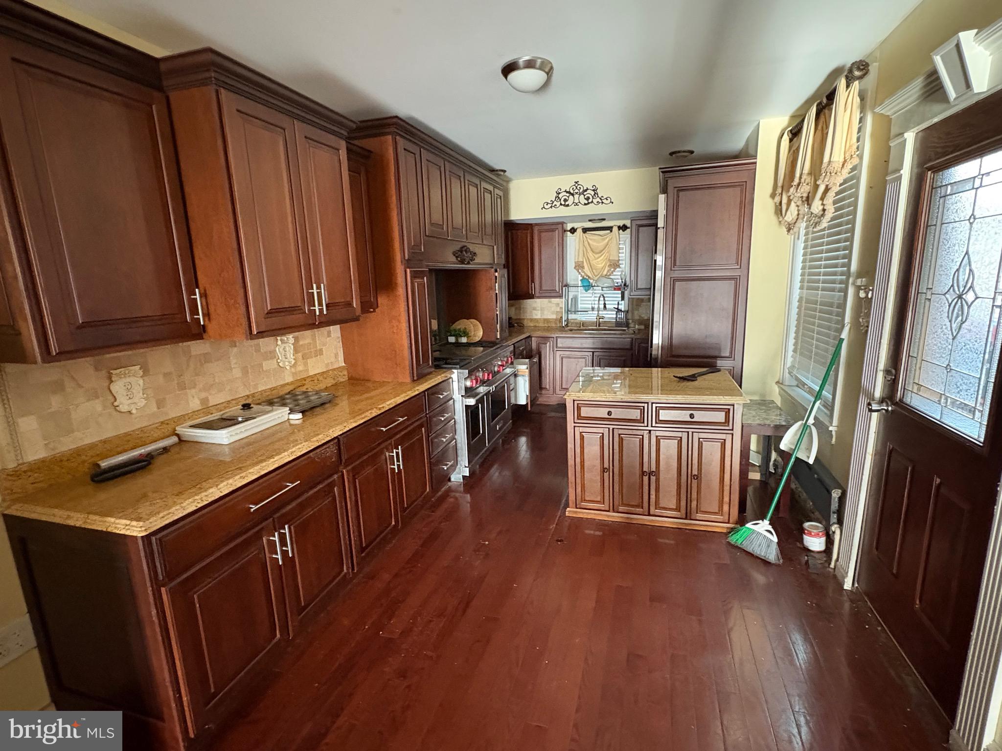 WEST OAK LANE - Residential