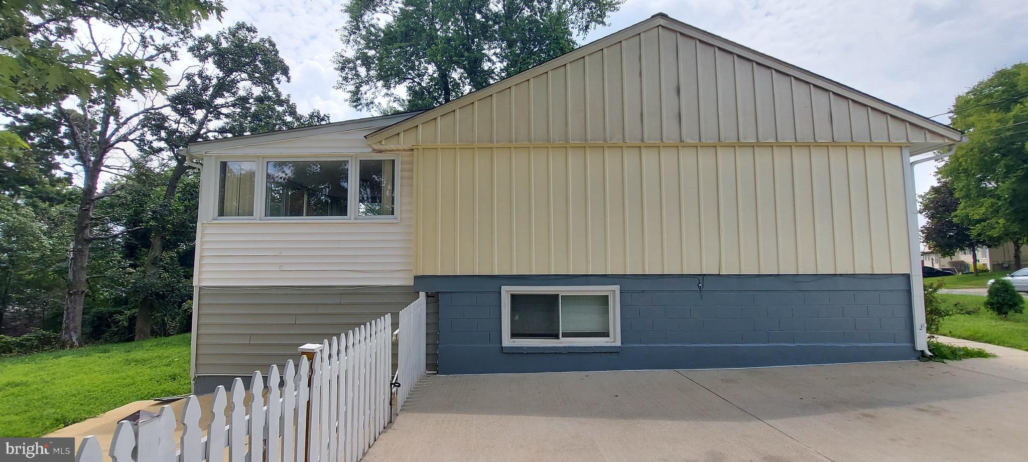 KENMOOR - Residential Lease