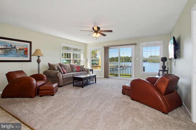 PARADISE BEACH - Residential Lease