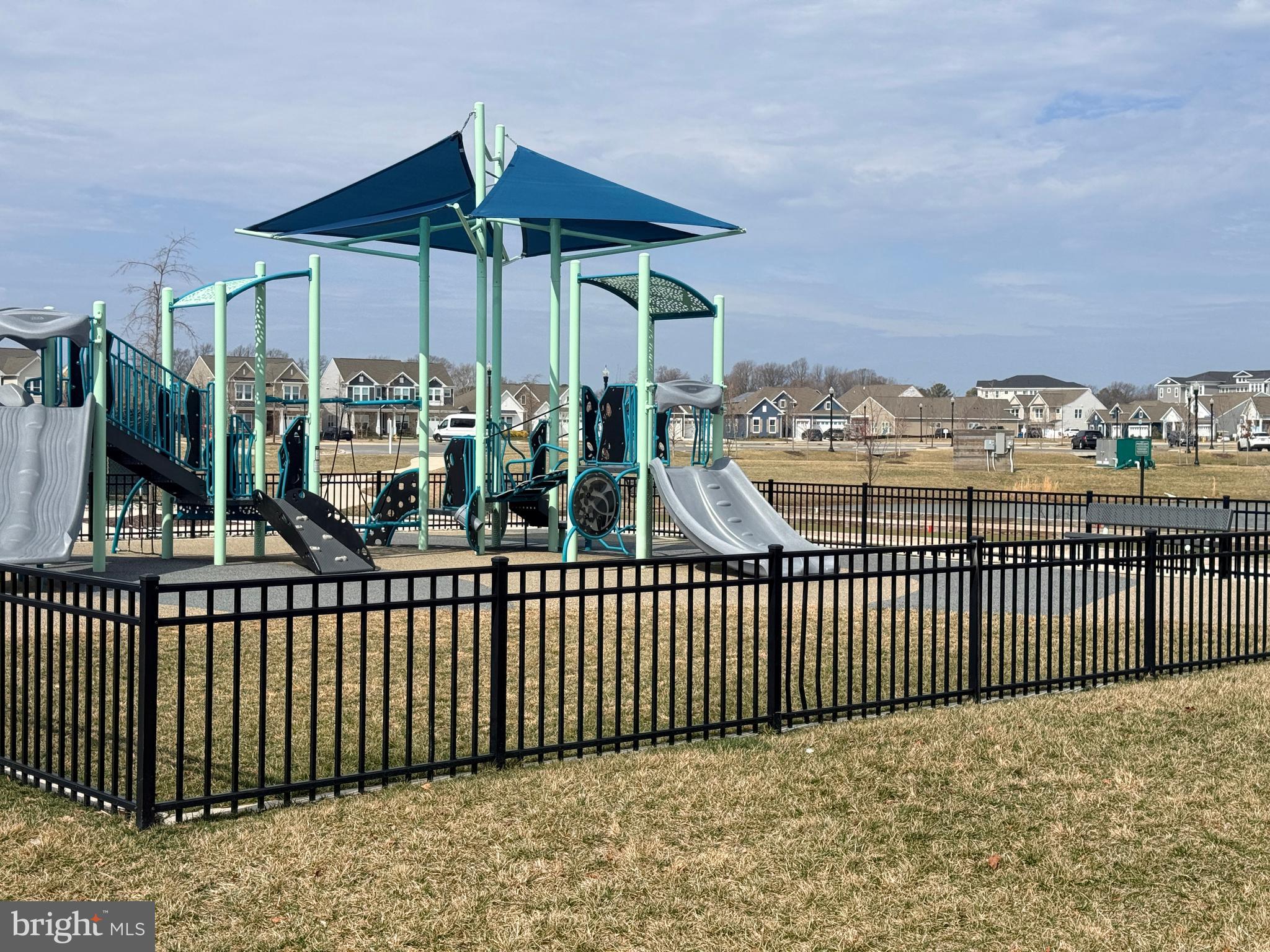 FOUR SEASONS AT KENT ISLAND - Residential