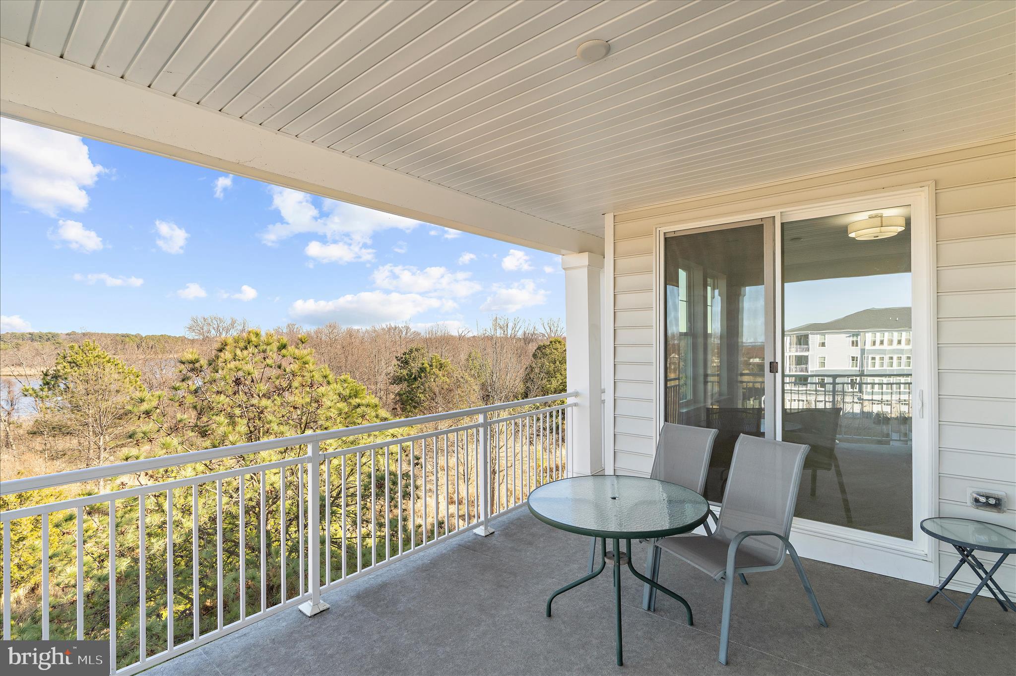 FOUR SEASONS AT KENT ISLAND - Residential