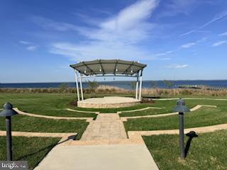 FOUR SEASONS AT KENT ISLAND - Residential