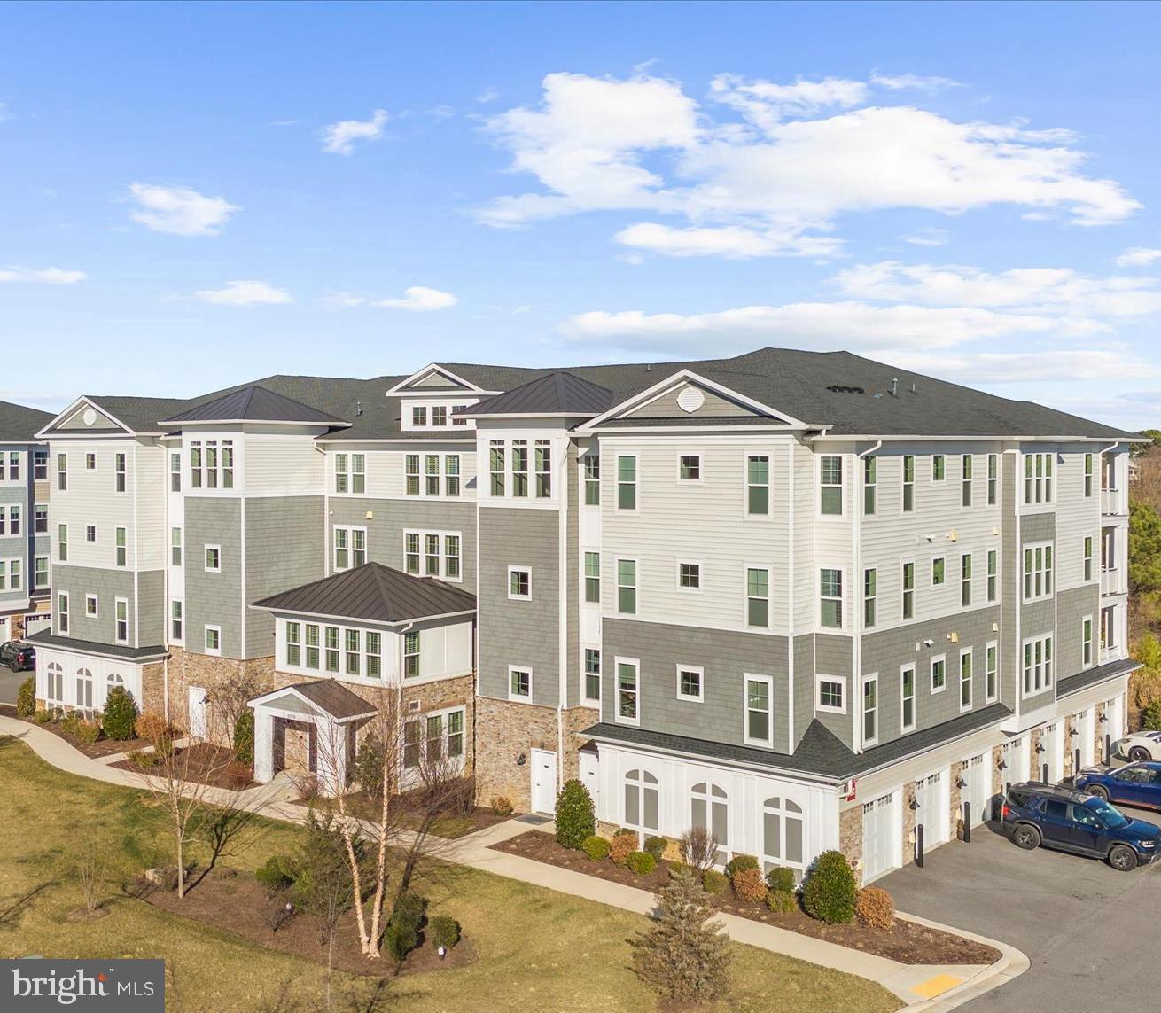 2000 HERONS NEST WAY 401