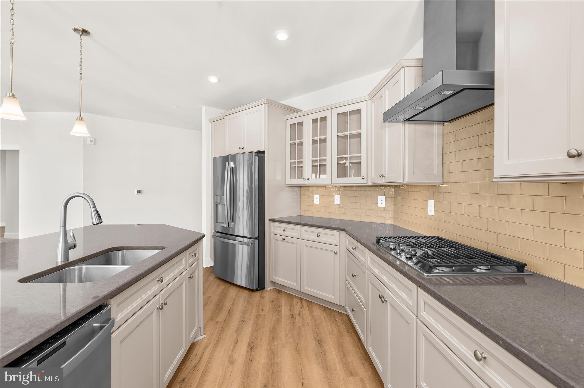 FOUR SEASONS AT KENT ISLAND - Residential