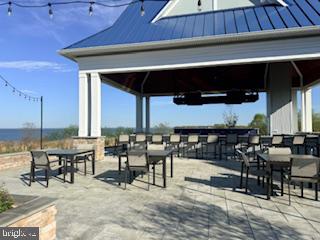 FOUR SEASONS AT KENT ISLAND - Residential