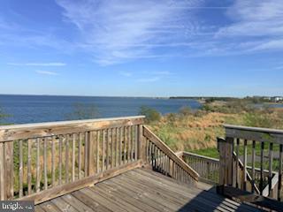 FOUR SEASONS AT KENT ISLAND - Residential