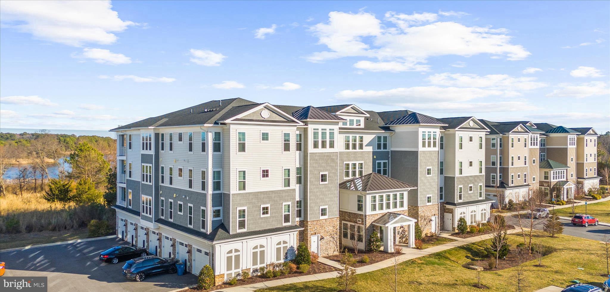 2000 HERONS NEST WAY 401