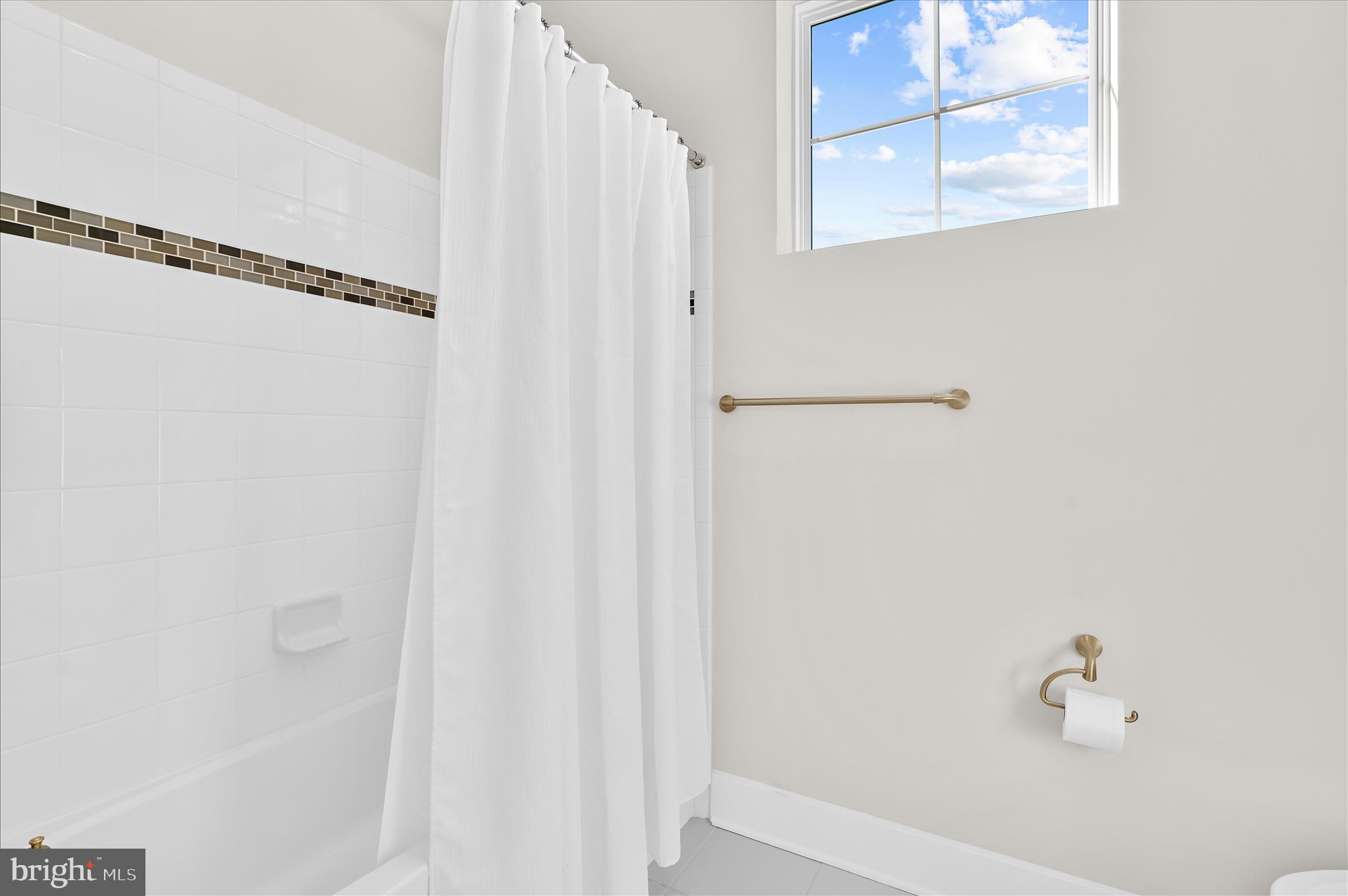 FOUR SEASONS AT KENT ISLAND - Residential