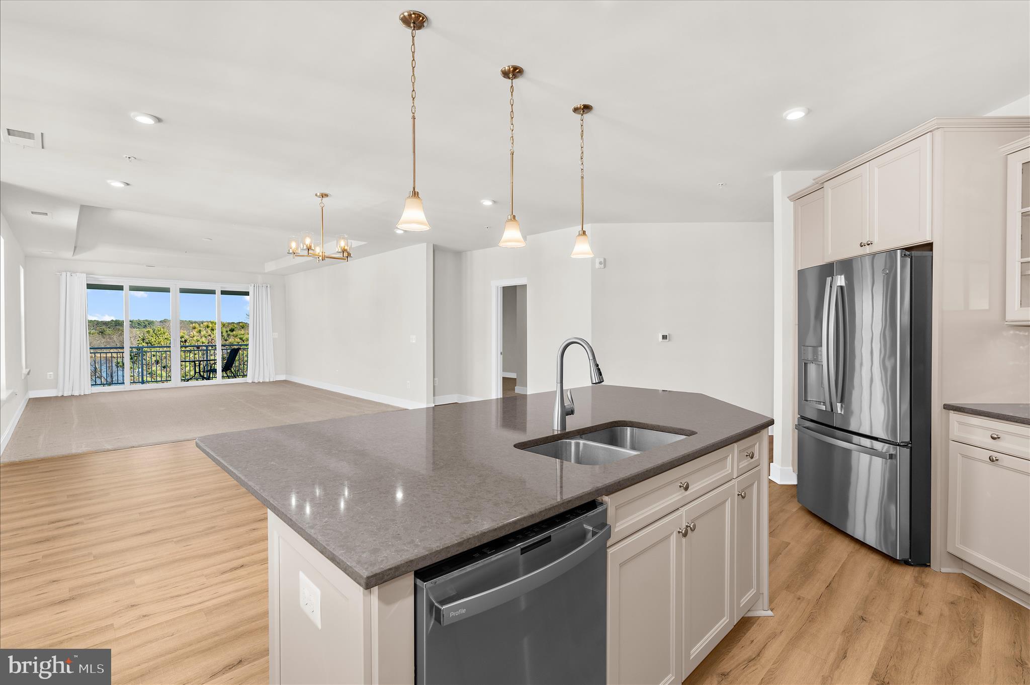 FOUR SEASONS AT KENT ISLAND - Residential